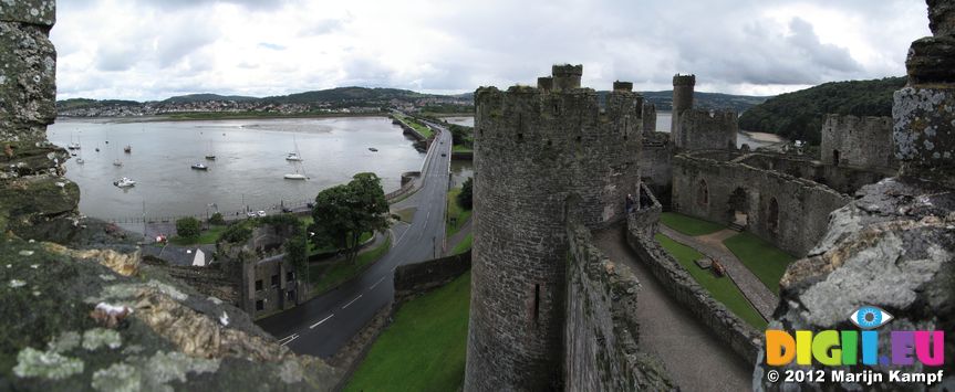 SX23359-64 Conwy Castle panorama